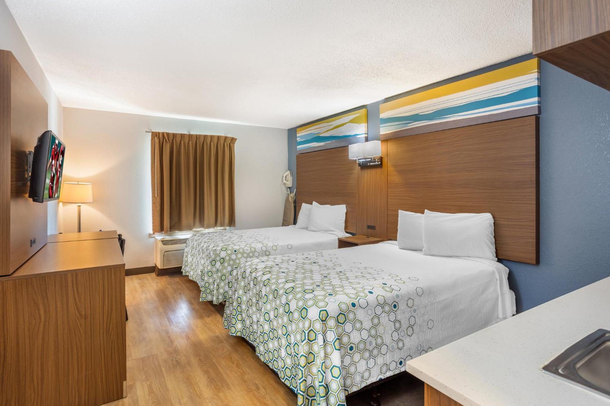 Inn Hometowne By Red Roof Lancaster 2*