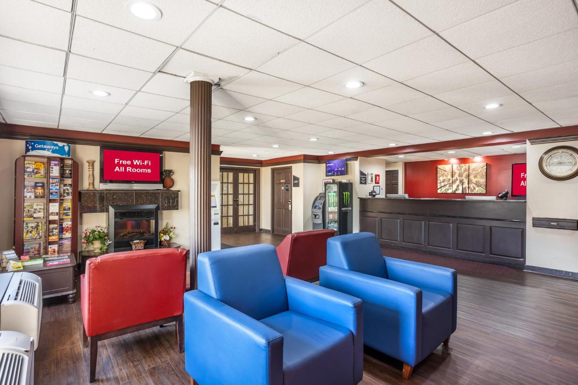 Inn Hometowne By Red Roof Lancaster 2*